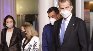 Felipe VI y Sánchez condenan la «agresión» a Ucrania en la cena inaugural del MWC