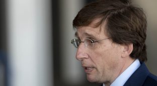 Almeida llama a los madrileños a ser «solidarios» con Ucrania