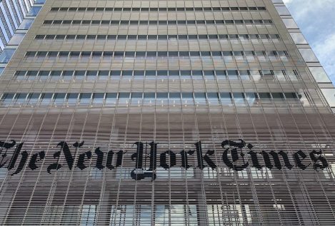 ¿Está el periodista por encima del medio?