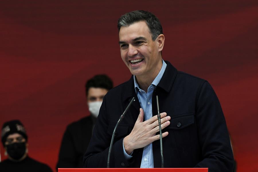 Sánchez llama por primera vez a Casado por la crisis de Ucrania