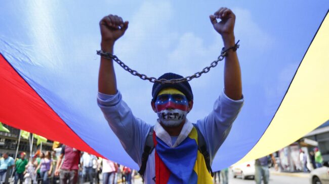 Una ONG denuncia que Maduro mantiene 240 presos políticos en Venezuela