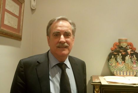 Escándalo en Duro Felguera: el exministro Valeriano Gómez ficha al dueño del despacho donde trabaja