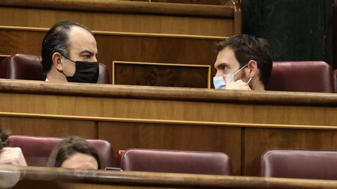 Adanero, Sayas y el pequeño tirano invisible