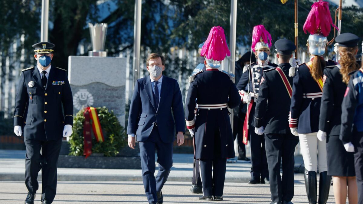 La Policía abre una investigación sobre varios agentes con uniforme de gala en el funeral de la madre de un comisario