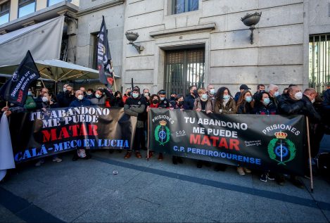 Funcionarios de prisiones piden dimisiones en Interior por el «vergonzoso mercadeo de beneficios» para presos de ETA