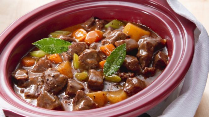 Receta de guiso de ternera en 'slow cooker': motivos para usar la técnica de cocción lenta