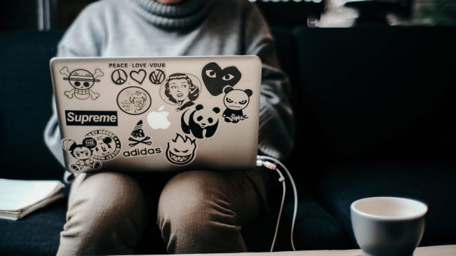 Después del podcast le toca a la newsletter: 2022 será el año de los emails creativos