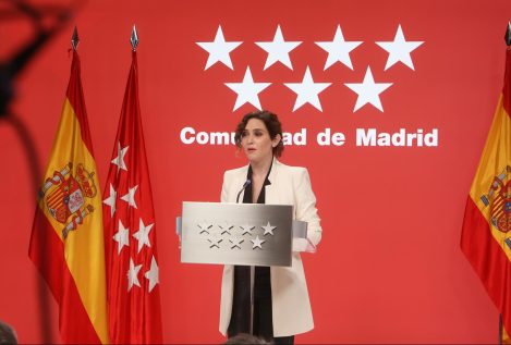 Ayuso asegura que su hermano facturó 55.850 euros en el contrato de las mascarillas