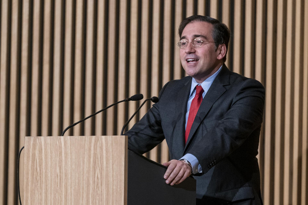 España pide a Rusia una desescalada para negociar: «No se puede dialogar bajo presión militar»