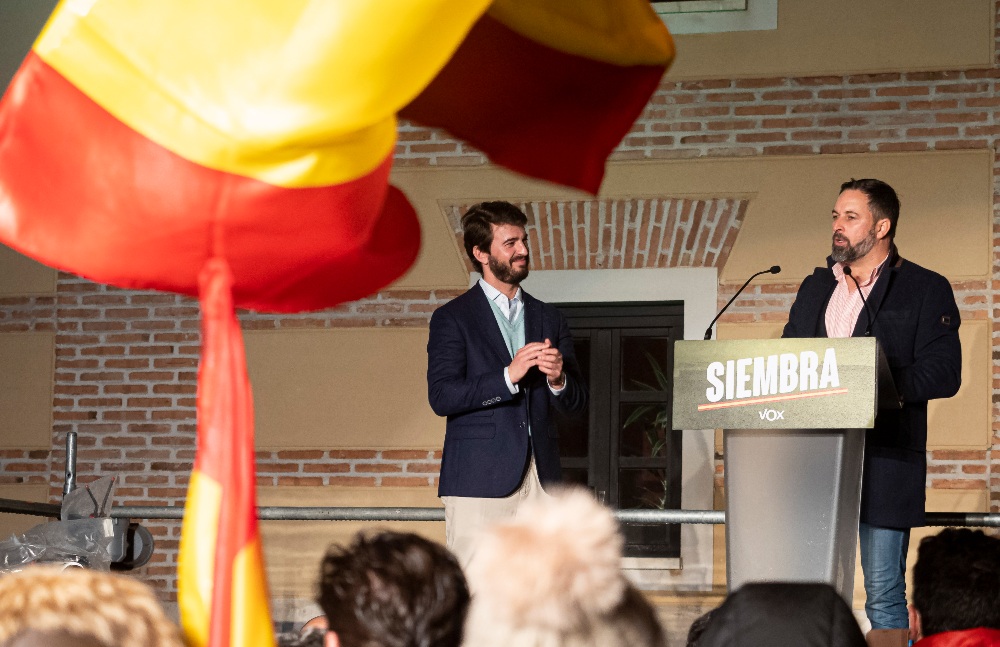 Vox seduce a los votantes de las plataformas provinciales pensando en las generales