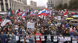 (VÍDEO) Miles de detenidos en Rusia en el cuarto día de protestas en contra de la guerra en Ucrania