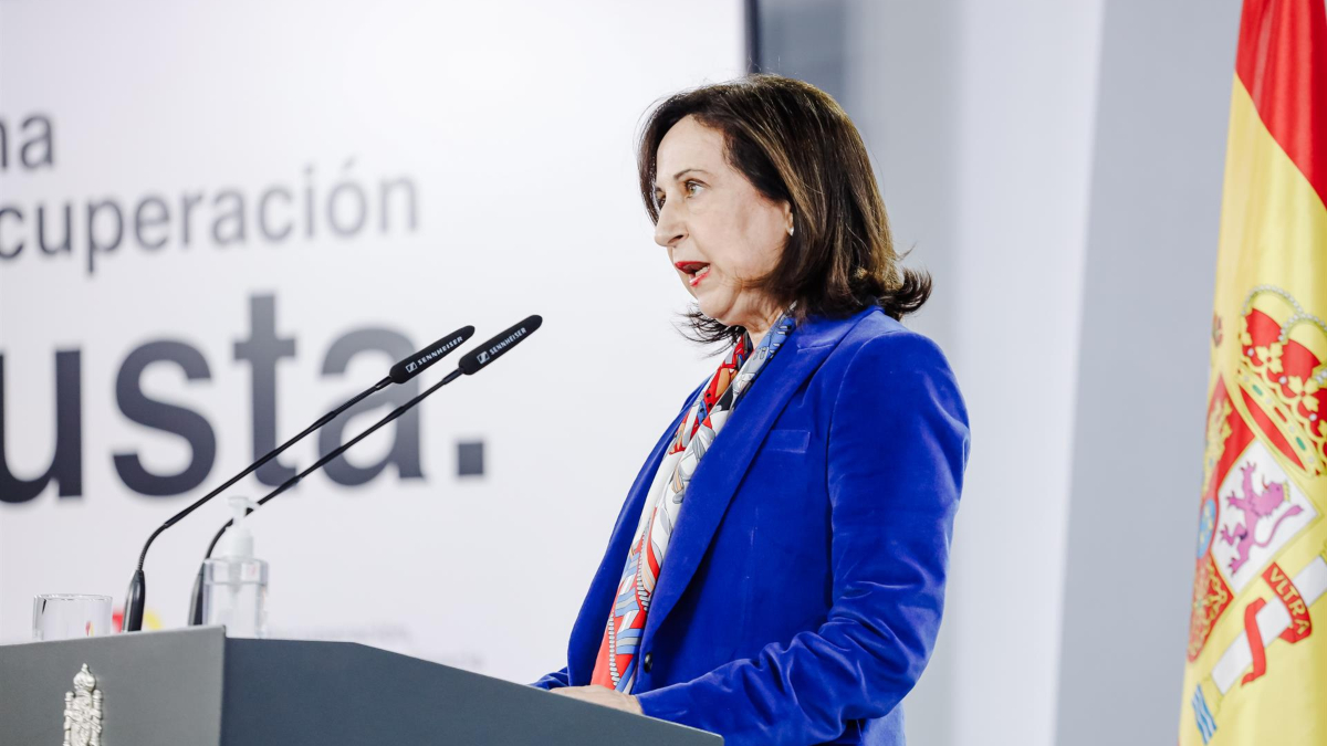 Margarita Robles avisa de que la UE va a tomar medidas «mucho más rigurosas» frente a Rusia