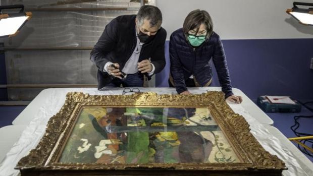 El "Mata Mua" sale del búnker de Carmen Thyssen en Andorra para volver al museo