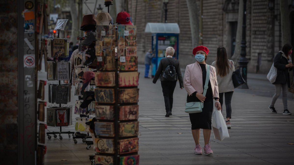 Los comercios españoles pierden entre 1.200 y 2.500 millones al año por la devolución del IVA turístico