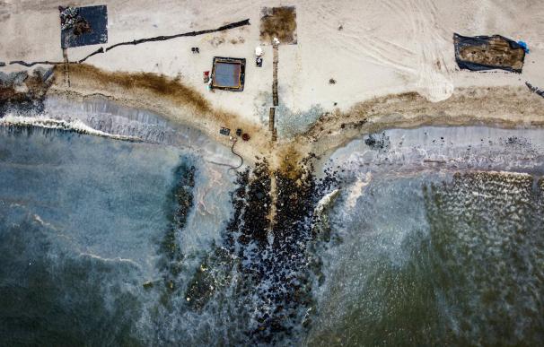 Repsol afirma haber cumplido con el 43% de las tareas de limpieza del derrame de petróleo en Perú