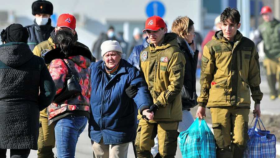 Llegan a Europa del Este miles de refugiados procedentes de Ucrania