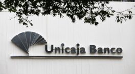 Unicaja Banco ganó 137 millones de euros en 2021, un 47% más en base normalizada