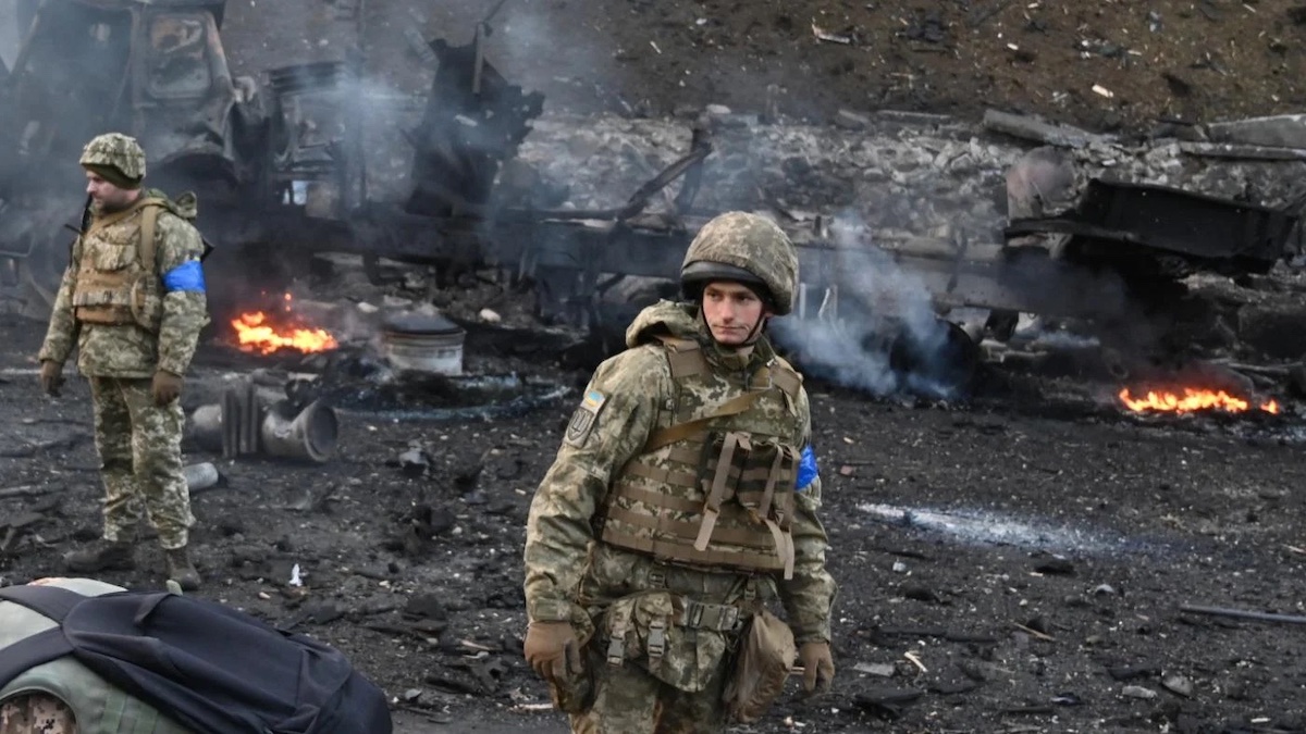 La OTAN advierte que Putin miente sobre la retirada de tropas de Kiev y que las está «reposicionando»