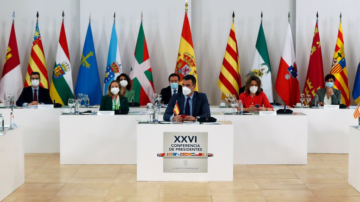 Sánchez anuncia una rebaja de impuestos a los sectores afectados por la guerra