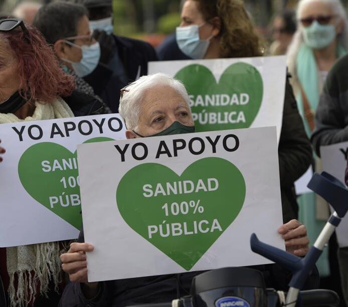 La Atención Primaria clama en toda España: «Menos armas y más sanidad»