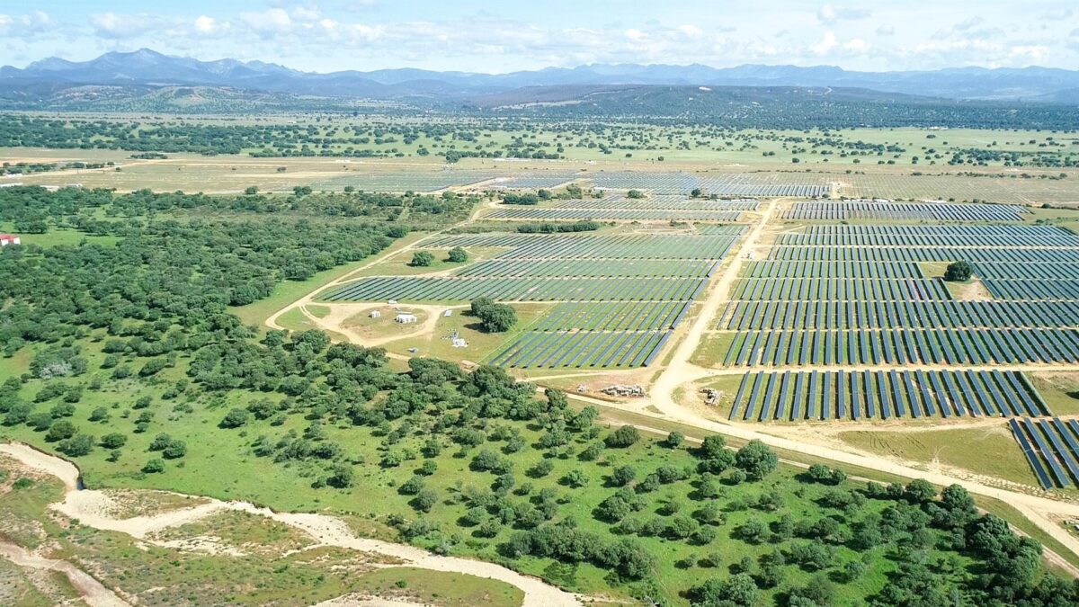 Repsol vende a TRIG el 49% del proyecto fotovoltaico en Badajoz por 117 millones