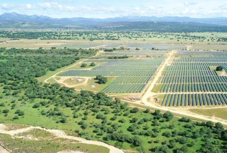 Repsol vende a TRIG el 49% del proyecto fotovoltaico en Badajoz por 117 millones