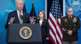 Biden envía drones y más armamento a Ucrania, a la que ayudará a adquirir sistemas antiaéreos "de mayor rango"