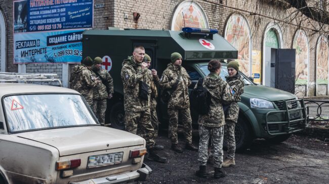 Zelenski prepara la evacuación obligatoria de más de 200.000 residentes de Donetsk