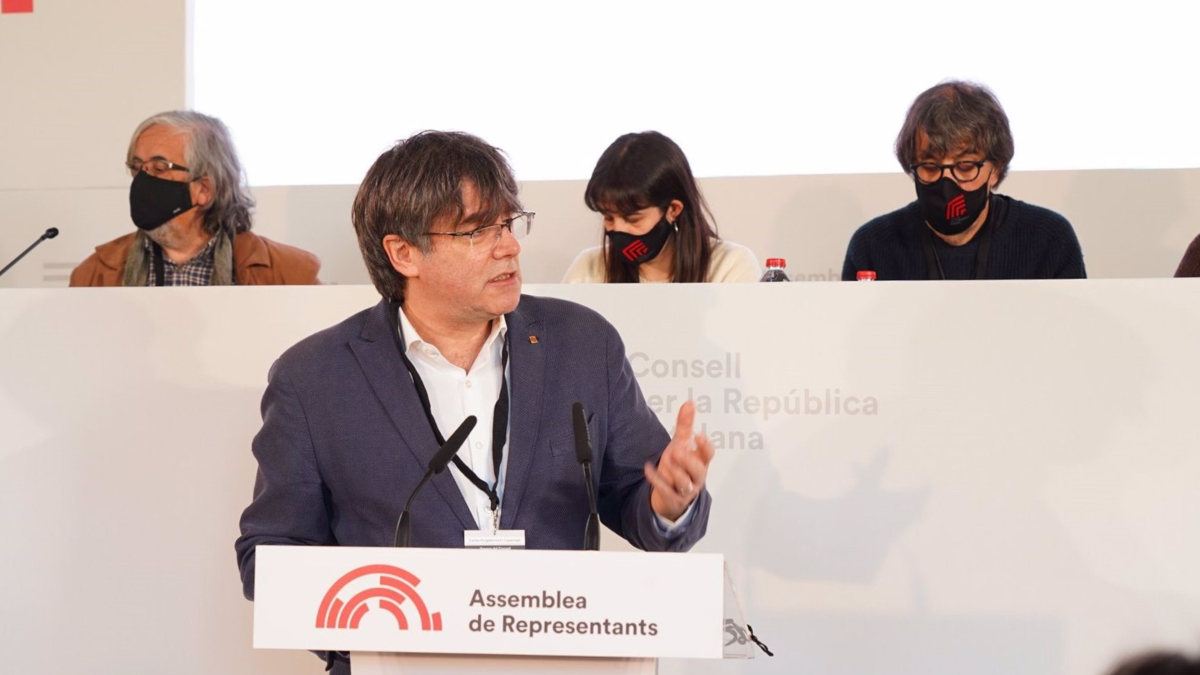 Carles Puigdemont, investido nuevo presidente del CxRep con el 86,44% de los votos