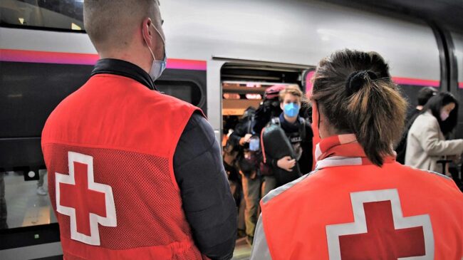 Intentan llevarse a dos refugiadas ucranianas en Valencia simulando ser personal de Cruz Roja por teléfono