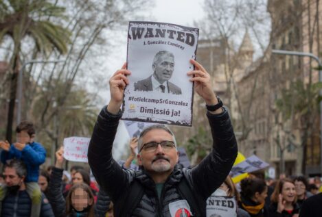 Miles de profesores piden en Cataluña la dimisión del conseller de Educación