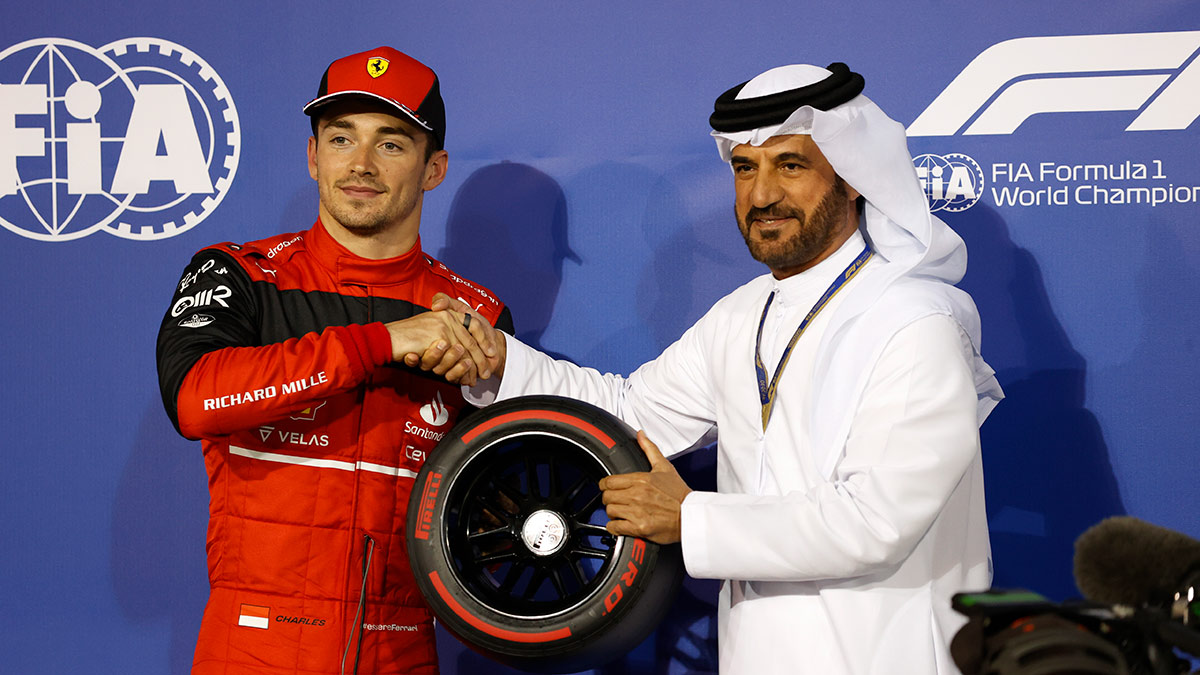 Leclerc cumple la amenaza de Ferrari y conquista la pole, con Sainz tercero y Alonso octavo