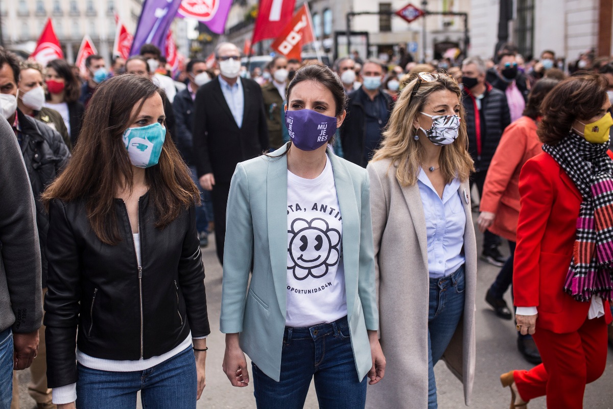La maquinaria digital de Podemos apoya en la sombra a Teresa Rodríguez para hundir a Díaz