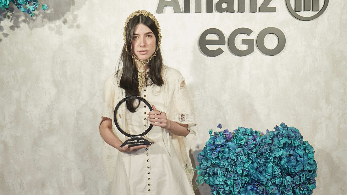 Evangelina Julia recogiendo su premio