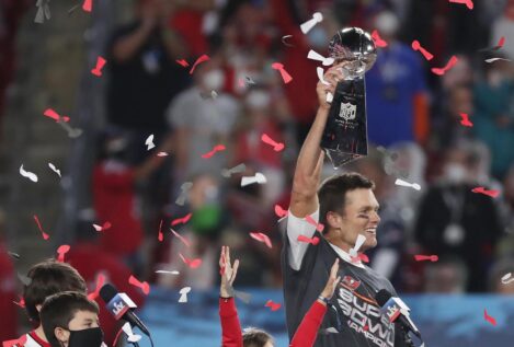 Tom Brady, ganador de siete anillos de la NFL, anuncia su retirada «para siempre»
