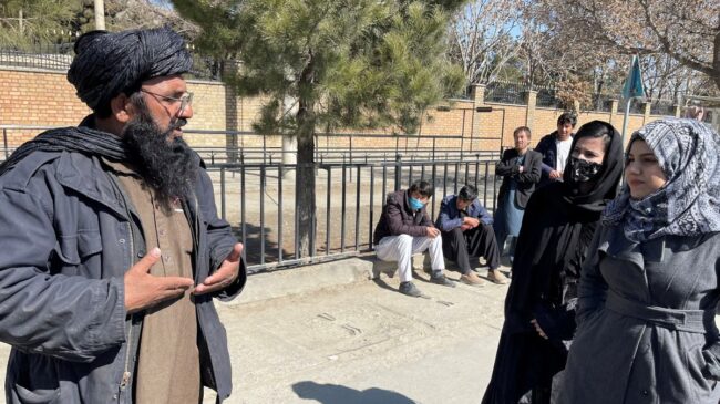 Los talibán prohíben la difusión de las cadenas BBC y el Voa en Afganistán