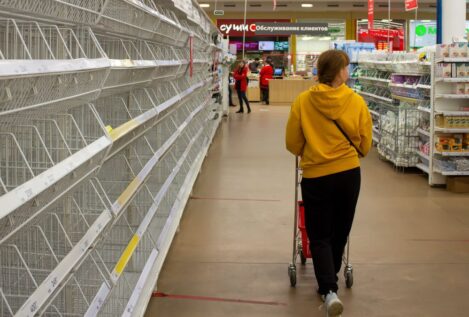Así están los supermercados en Rusia tras las sanciones europeas: desabastecimiento total