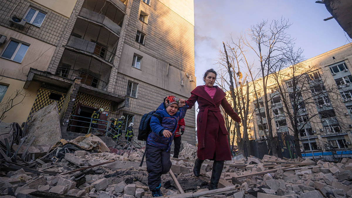 La guerra de Ucrania, en directo | La UE denuncia "crímenes de guerra" cometidos por Rusia en Ucrania