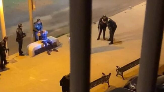 La Guardia Civil reduce a disparos a un hombre tras arremeter contra varios agentes