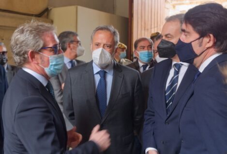 Zapatero sí saluda al presidente de las Cortes de Castilla y León
