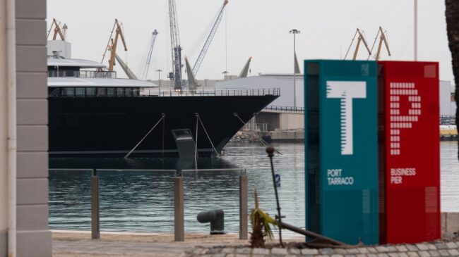 Los puertos llaman al acuerdo con los transportistas por la situación «crítica» que viven