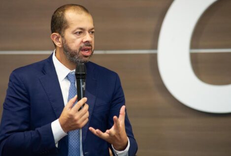 El presidente de la CNMC de Brasil defiende los beneficios de reducir el mercado a tres 'telecos'