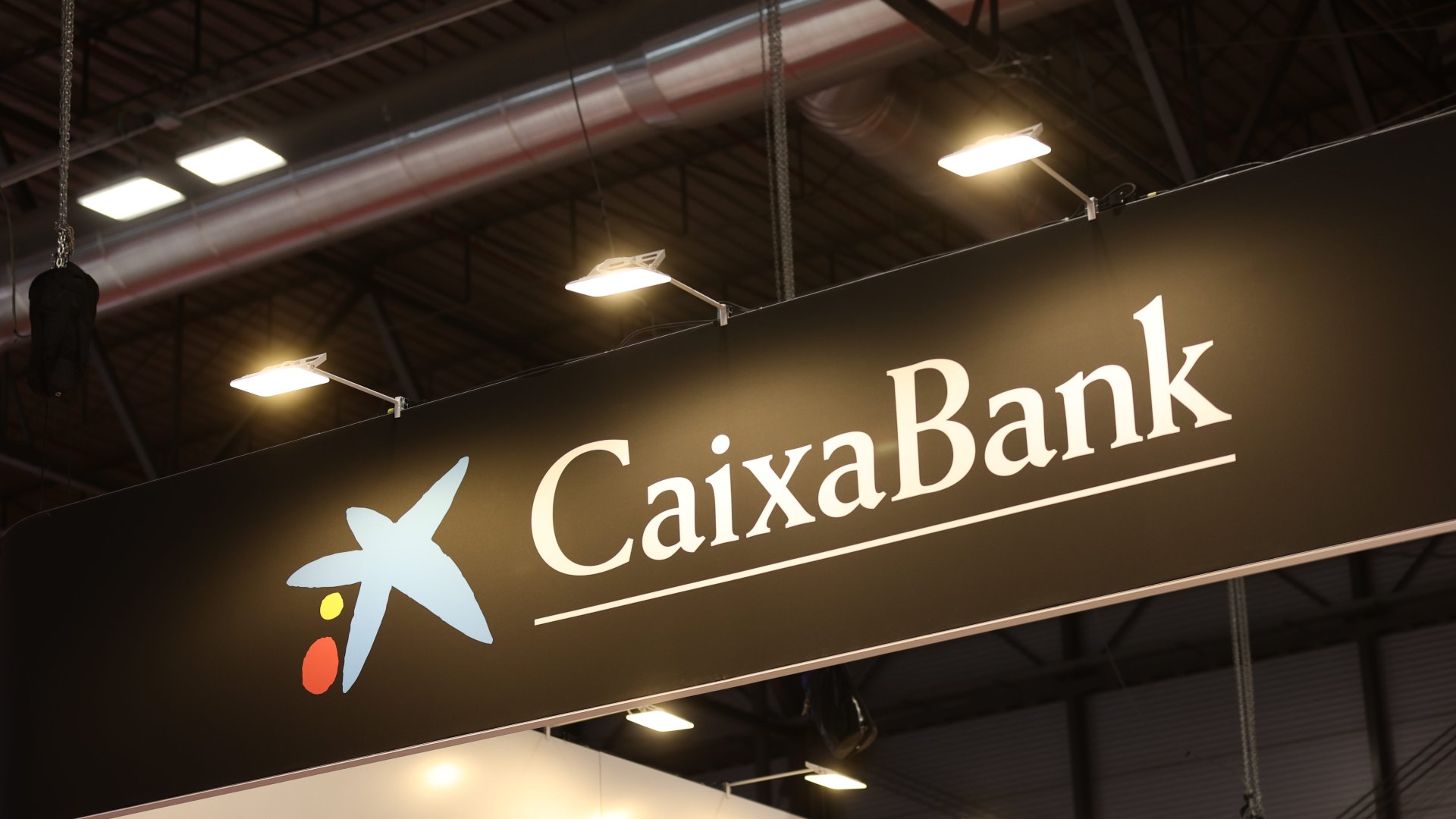 CaixaBank inicia los trámites del ERE para más de 2.000 empleos