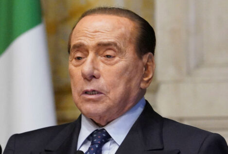 Berlusconi prepara 700 millones para comprar el 40% que no controla de Mediaset España