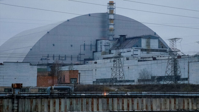 Chernóbil se vuelve a quedar sin electricidad y Ucrania acusa a Rusia de dañar las instalaciones