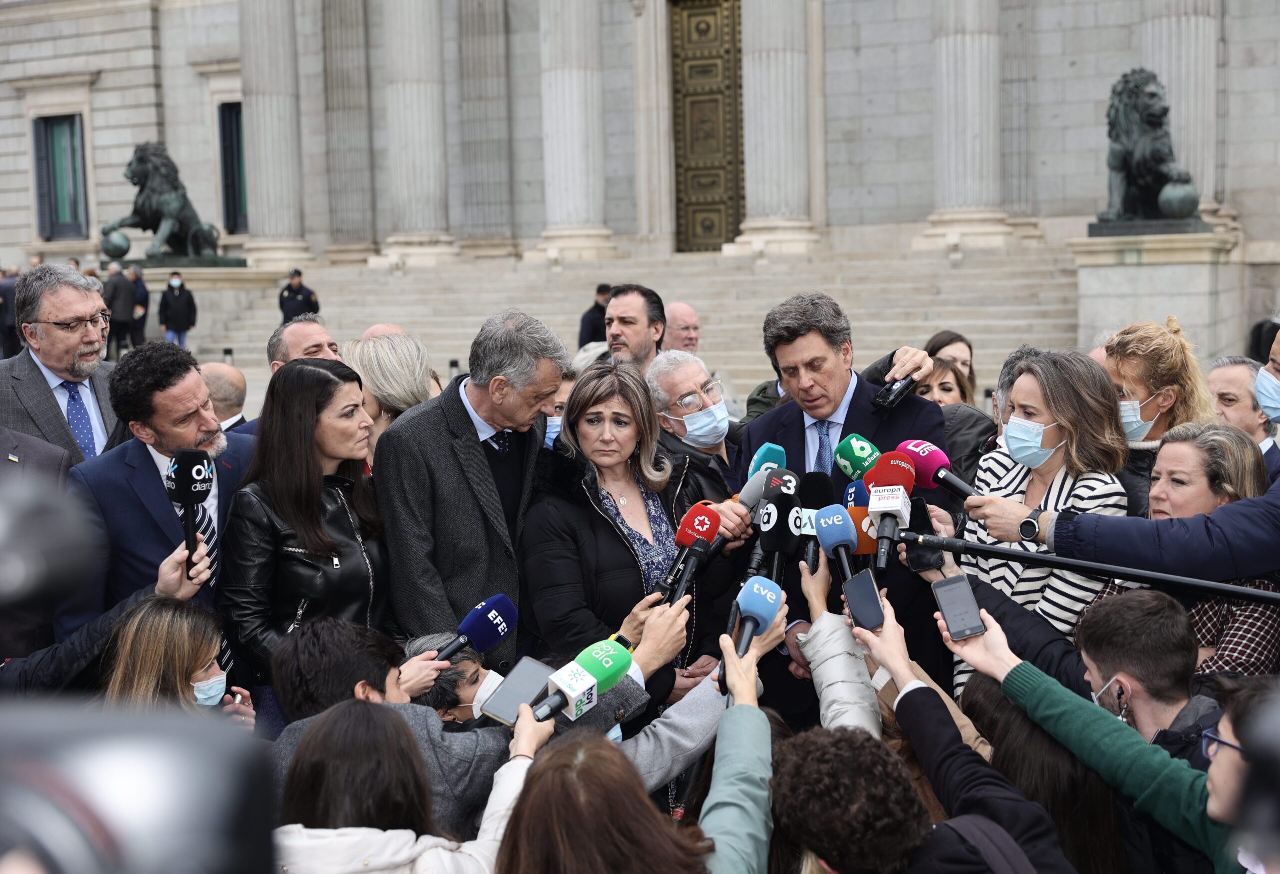 Las familias de Marta Calvo y Diana Quer imploran a los partidos que apoyen prisión permanente