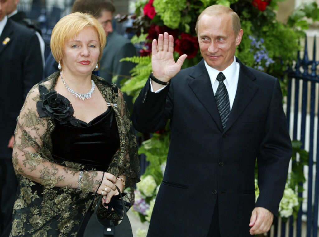 Vladimir Putin y Lyudmila Putina en 2003