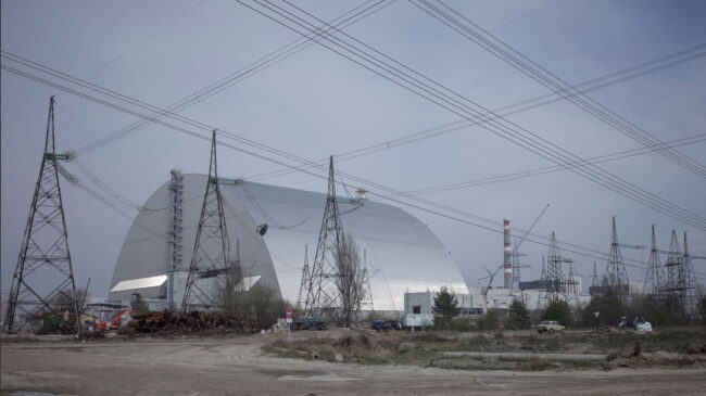 Ucrania alerta del riesgo de fuga radiactiva en Chernóbil: la central nuclear se queda sin electricidad