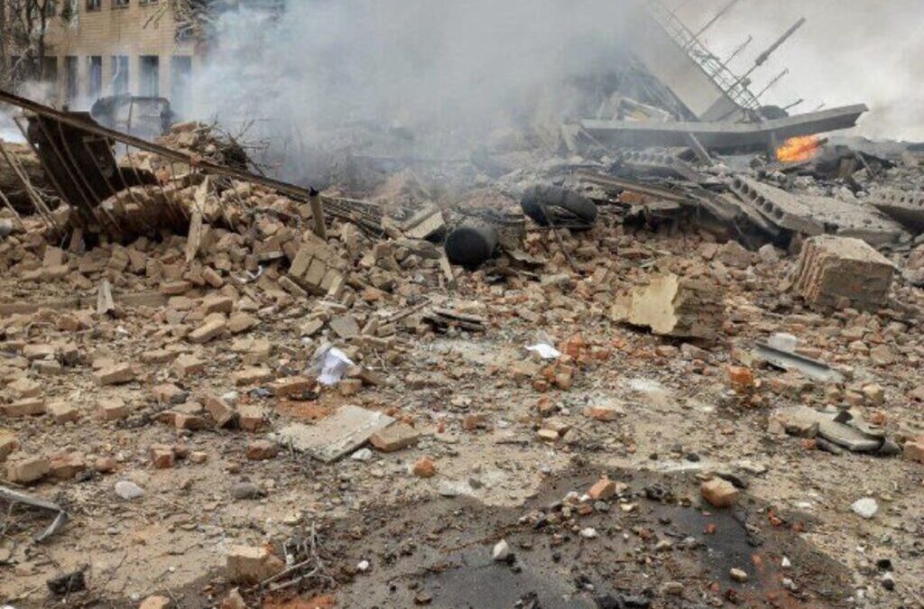 (VÍDEO) Rusia bombardea un aeropuerto ucraniano: hay al menos 9 muertos