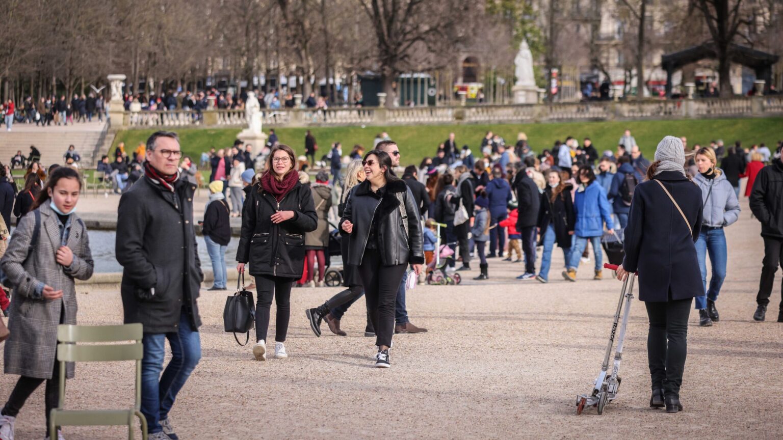 La mascarilla en interiores deja de ser obligatoria en Francia desde este lunes